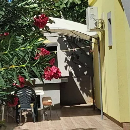 Apartment Vanja - Terrace & Bbq Vir