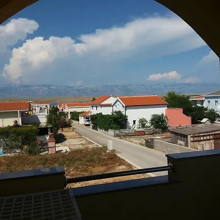 Vanja فير